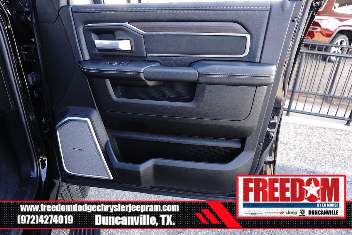 Used 2025 RAM 3500 Laramie AWD/4WD image 42