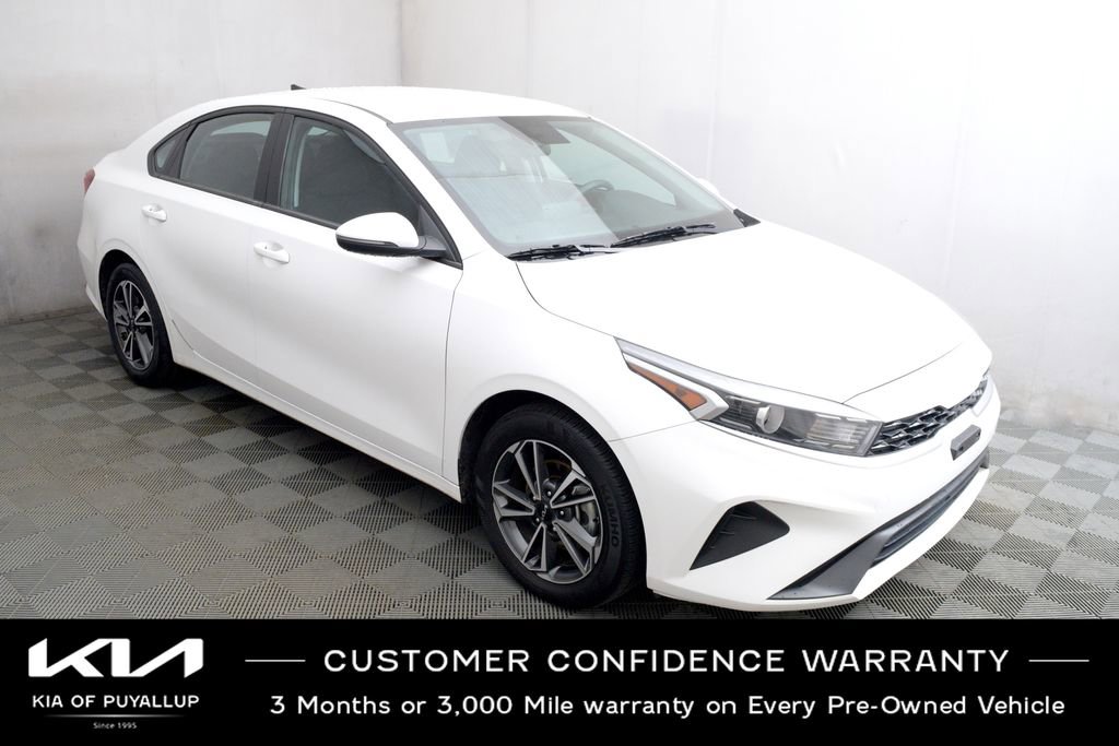 Used 2023 Kia Forte LXS w/ LXS Technology Package image 3