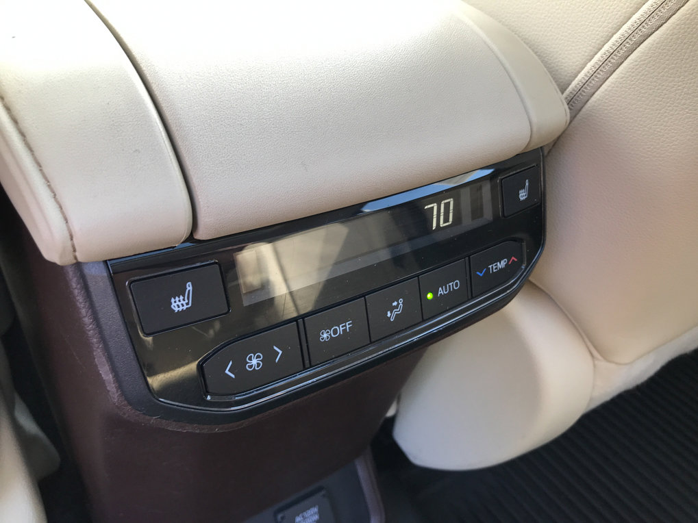 Certified 2021 Toyota Highlander Platinum image 30