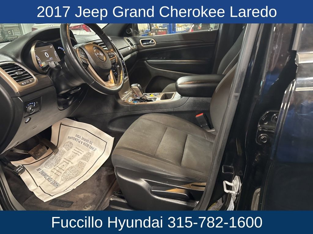 Used 2017 Jeep Grand Cherokee Laredo image 10