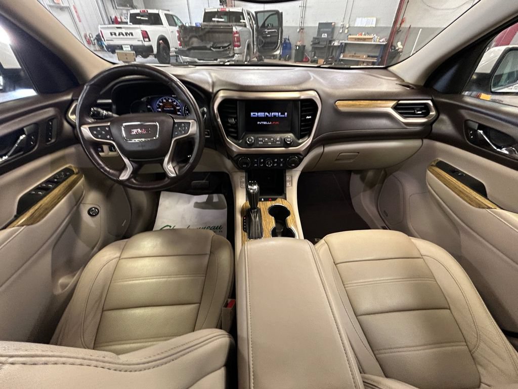 Used 2017 GMC Acadia Denali w/ Technology Package AWD/4WD image 14