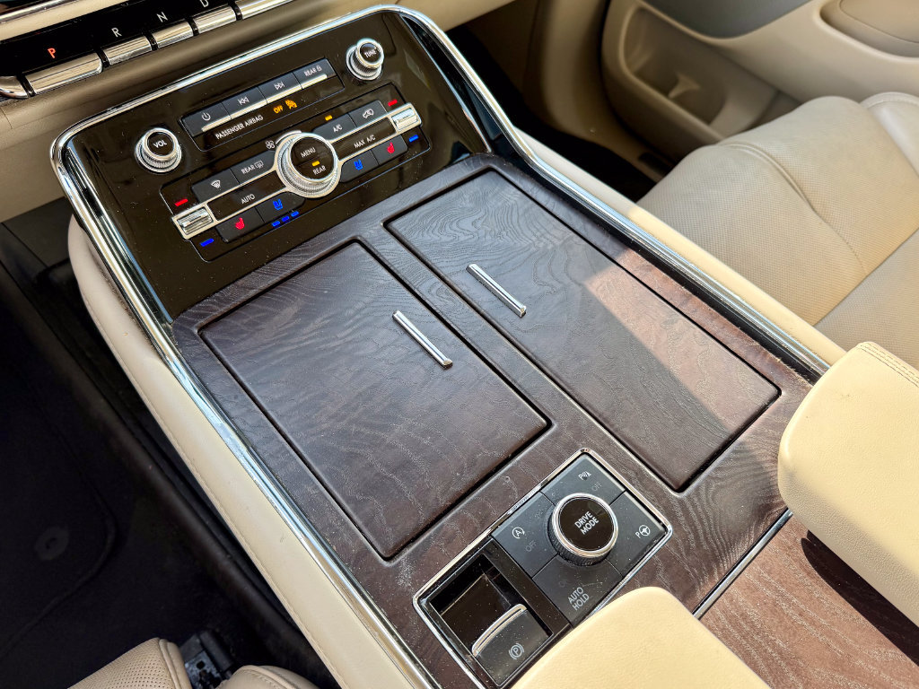 Used 2019 Lincoln Navigator Reserve AWD/4WD image 20