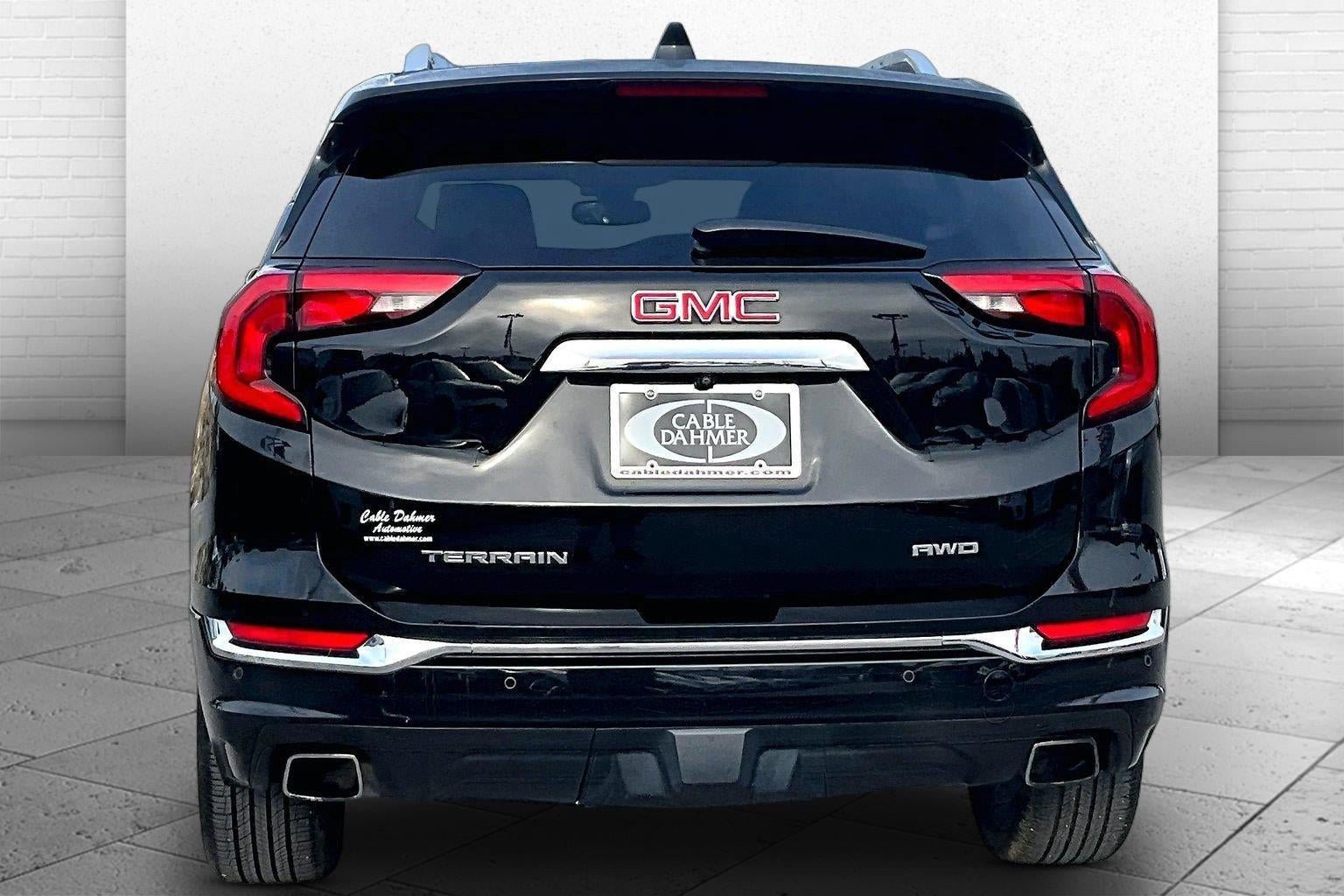 Used 2020 GMC Terrain Denali w/ Denali Premium Package AWD/4WD image 3