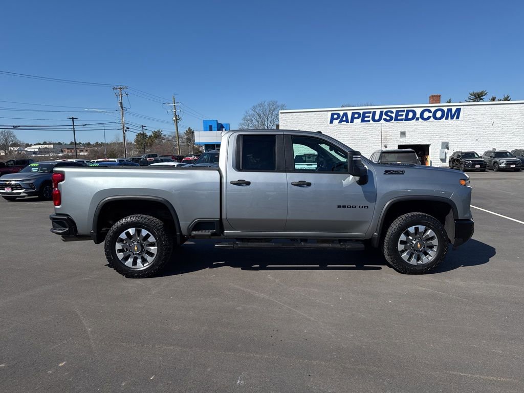 Used 2024 Chevrolet Silverado 2500 Custom w/ Custom Convenience Package image 2
