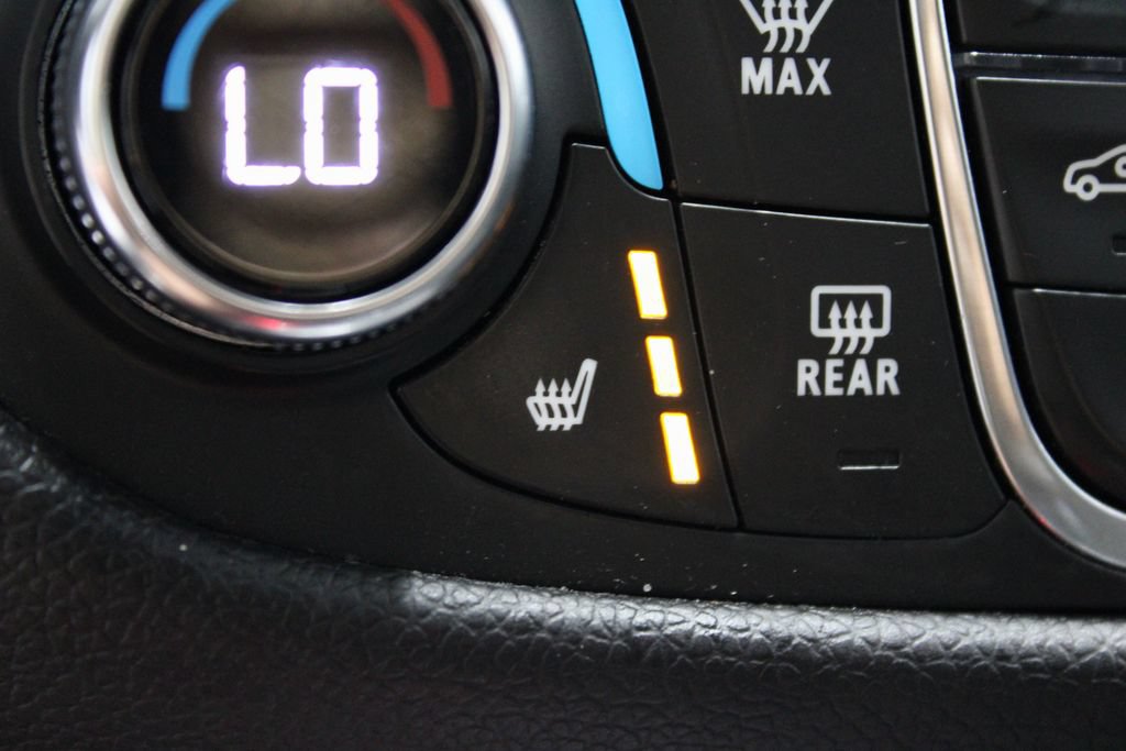 Used 2020 Chevrolet Equinox LT w/ Driver Convenience Package FWD image 4