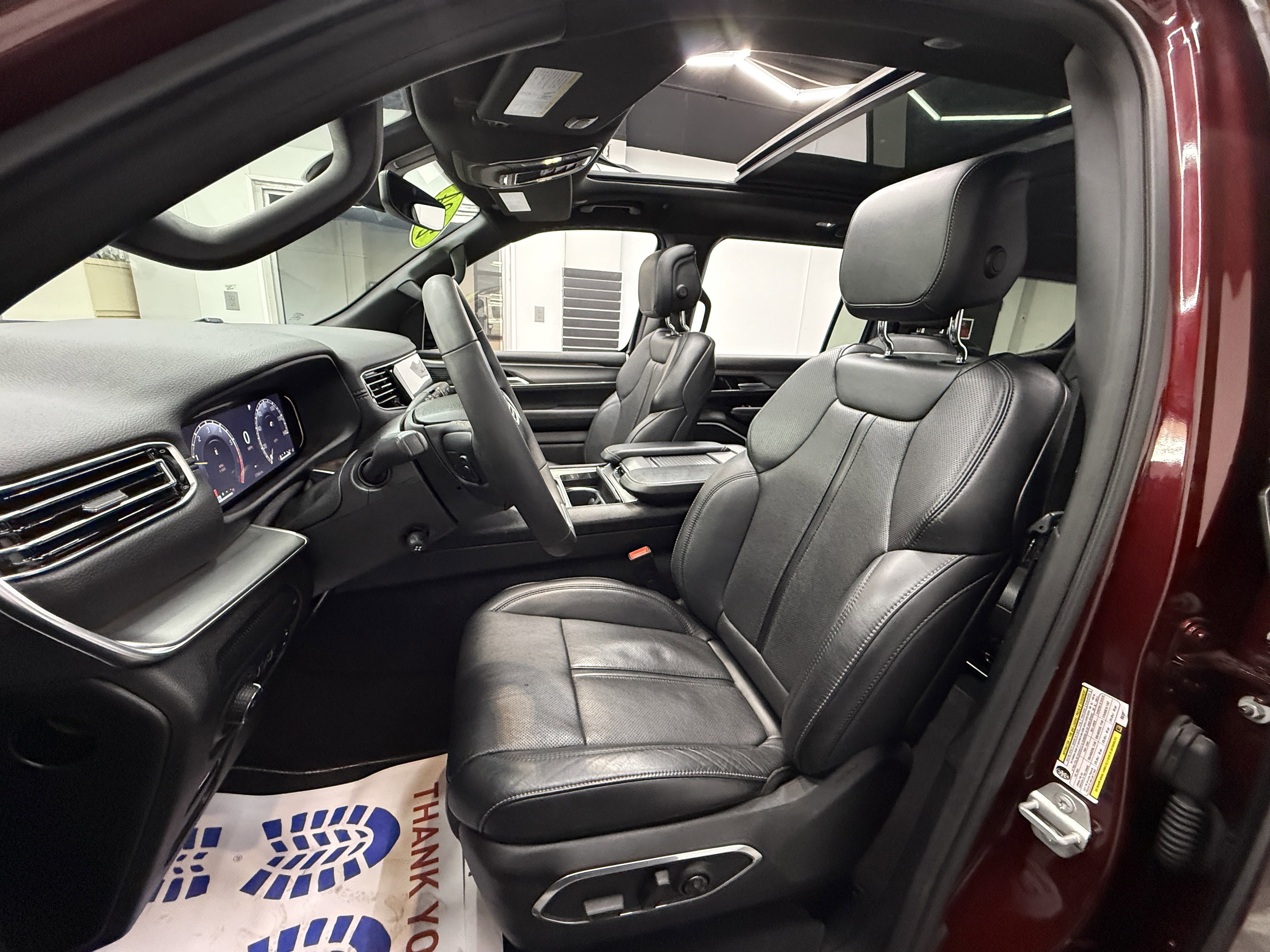 Used 2024 Jeep Wagoneer Series II image 14