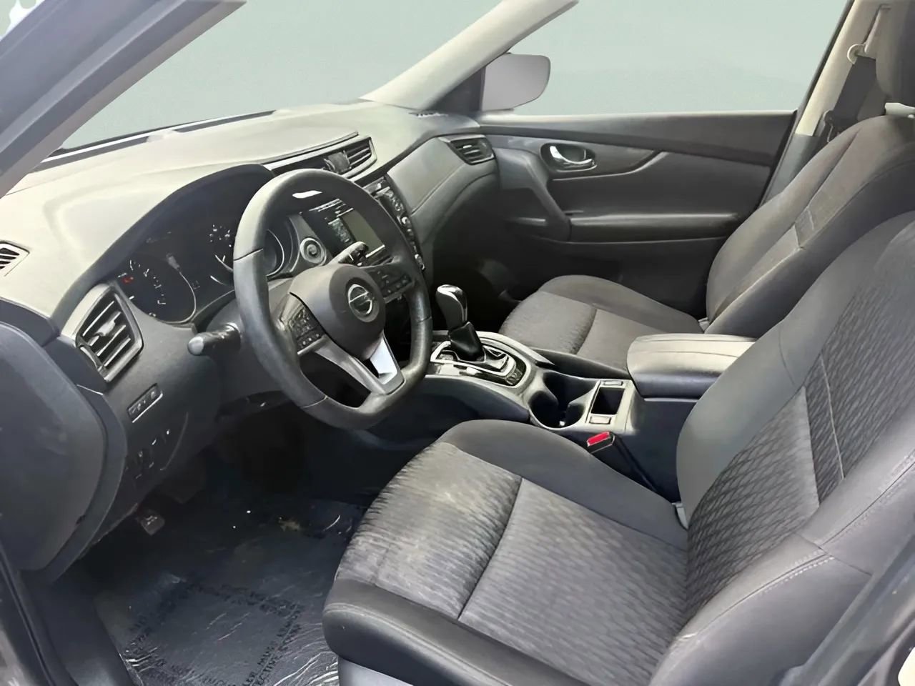 Used 2019 Nissan Rogue SV image 18