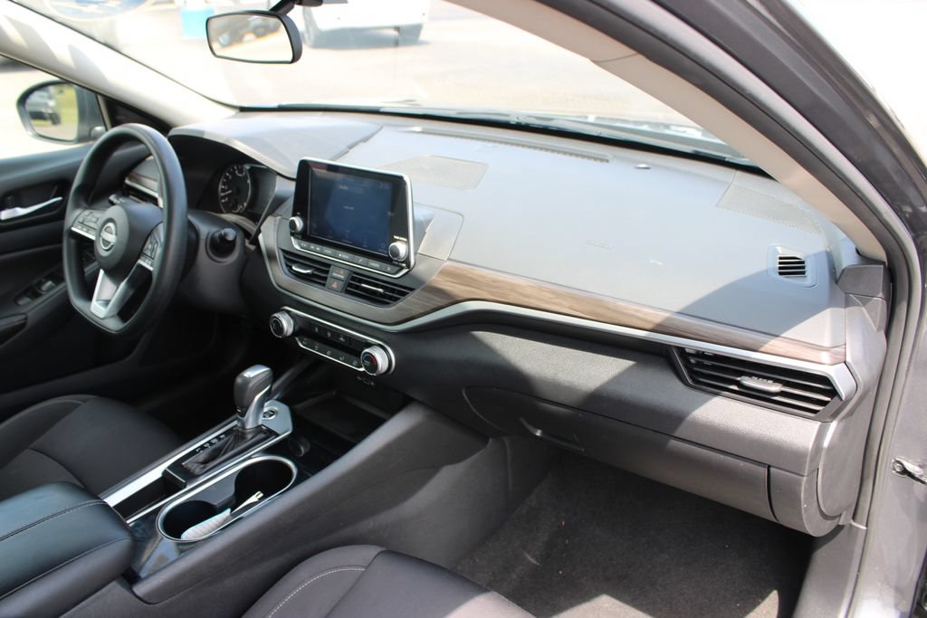 Used 2024 Nissan Altima 2.5 SV FWD image 29