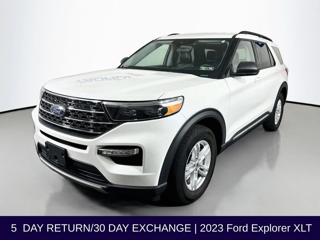 Certified 2023 Ford Explorer XLT w/ Equipment Group 202A AWD/4WD image 4