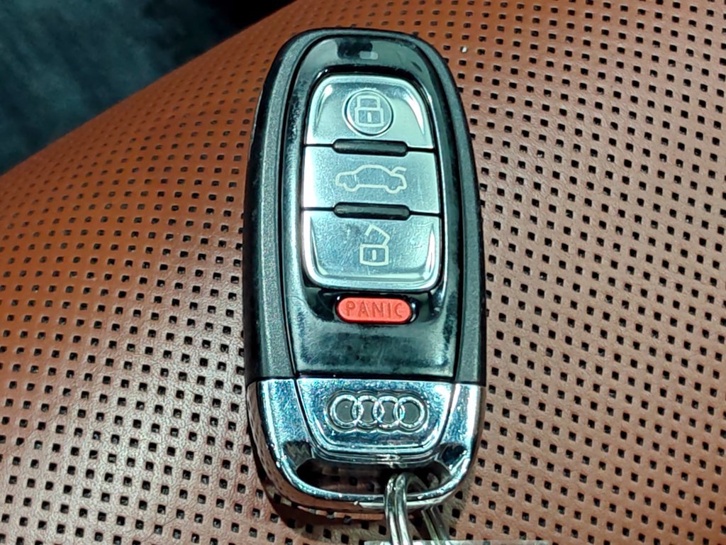 Used 2015 Audi S8 AWD/4WD image 16