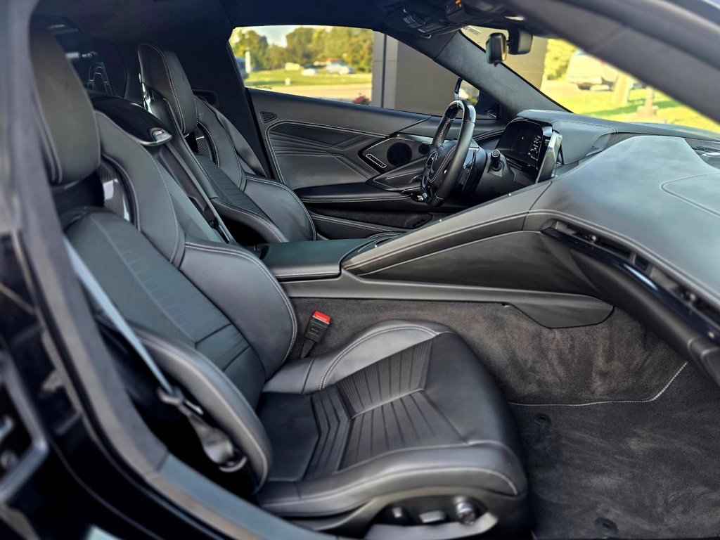 Used 2025 Chevrolet Corvette Z06 w/ Stealth Interior Trim Package image 7