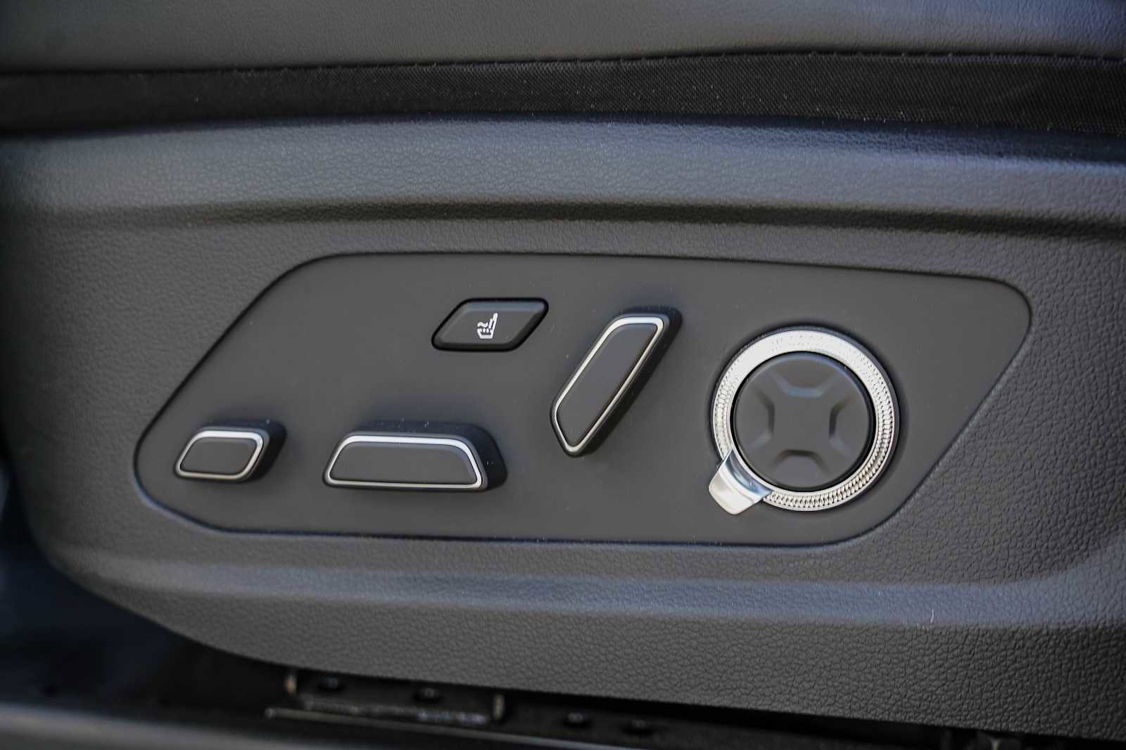 Used 2023 Hyundai Palisade Calligraphy image 17