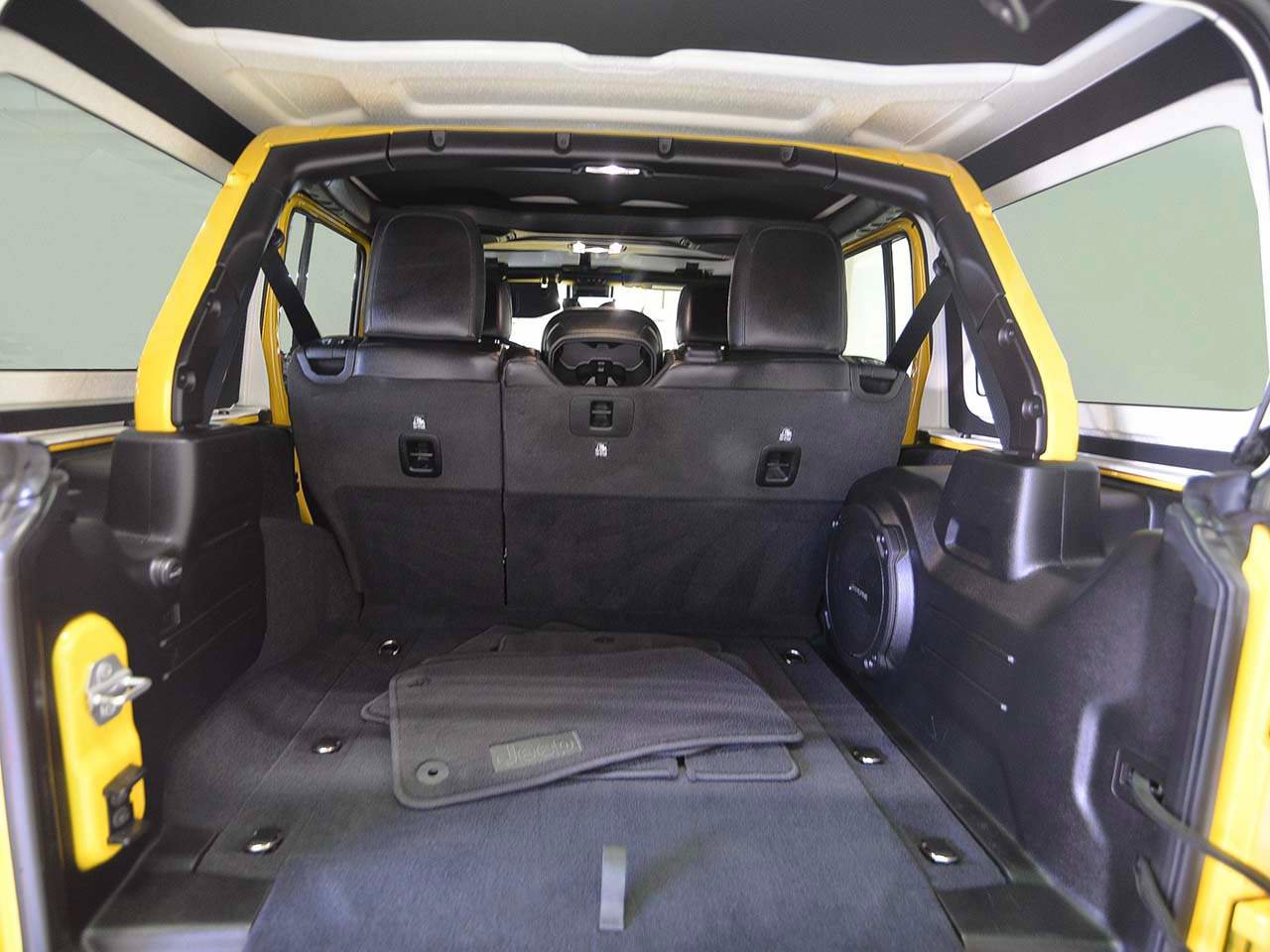 Used 2021 Jeep Wrangler Unlimited Sahara image 12