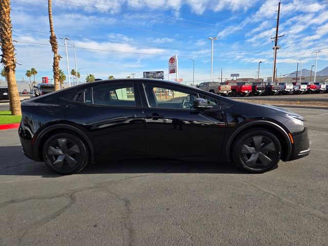 Used 2025 Toyota Prius LE image 3