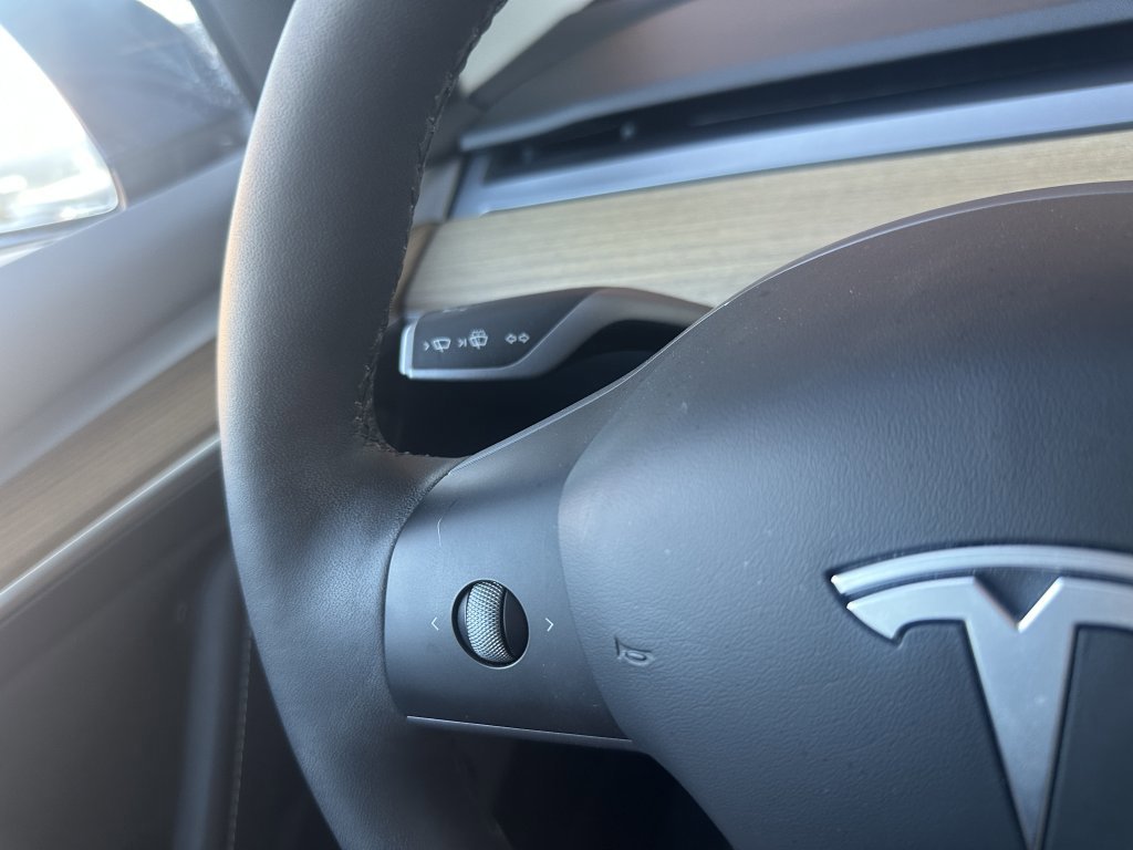 Used 2023 Tesla Model 3 Standard Range image 15
