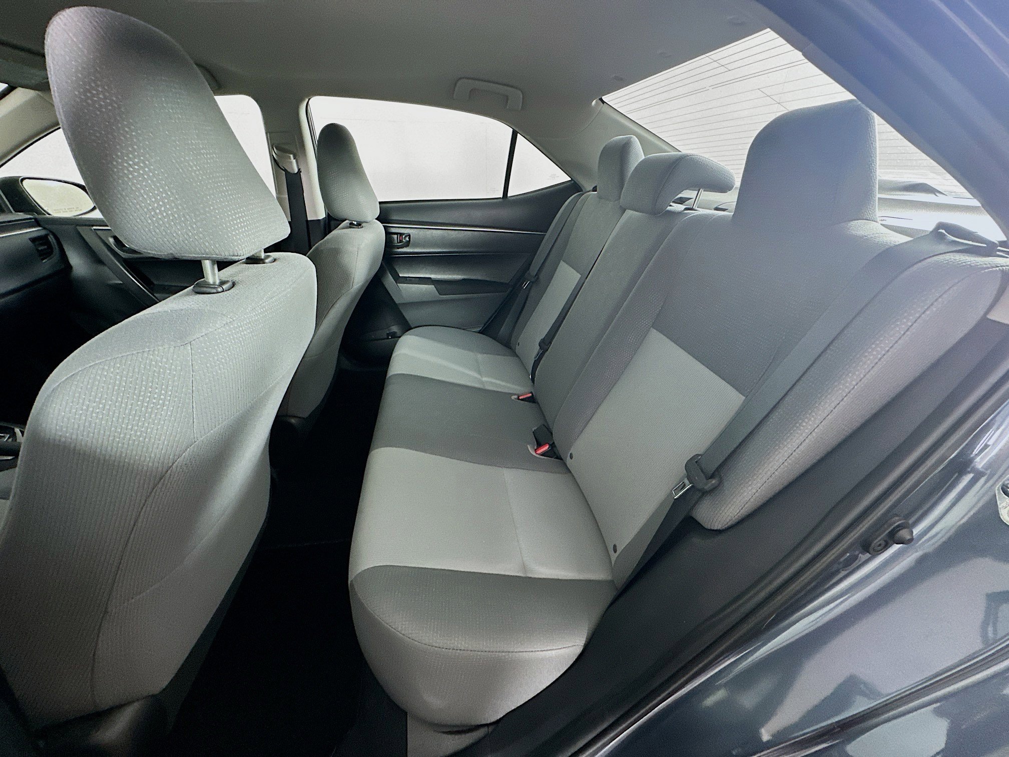 Used 2015 Toyota Corolla L image 25