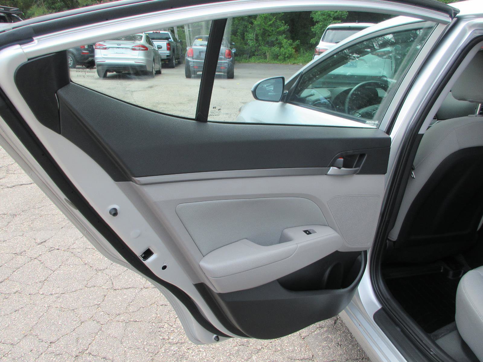 Used 2018 Hyundai Elantra Value Edition w/ Cargo Package FWD image 12