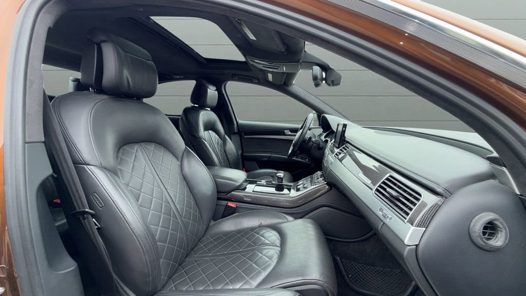 Used 2014 Audi S8 image 28
