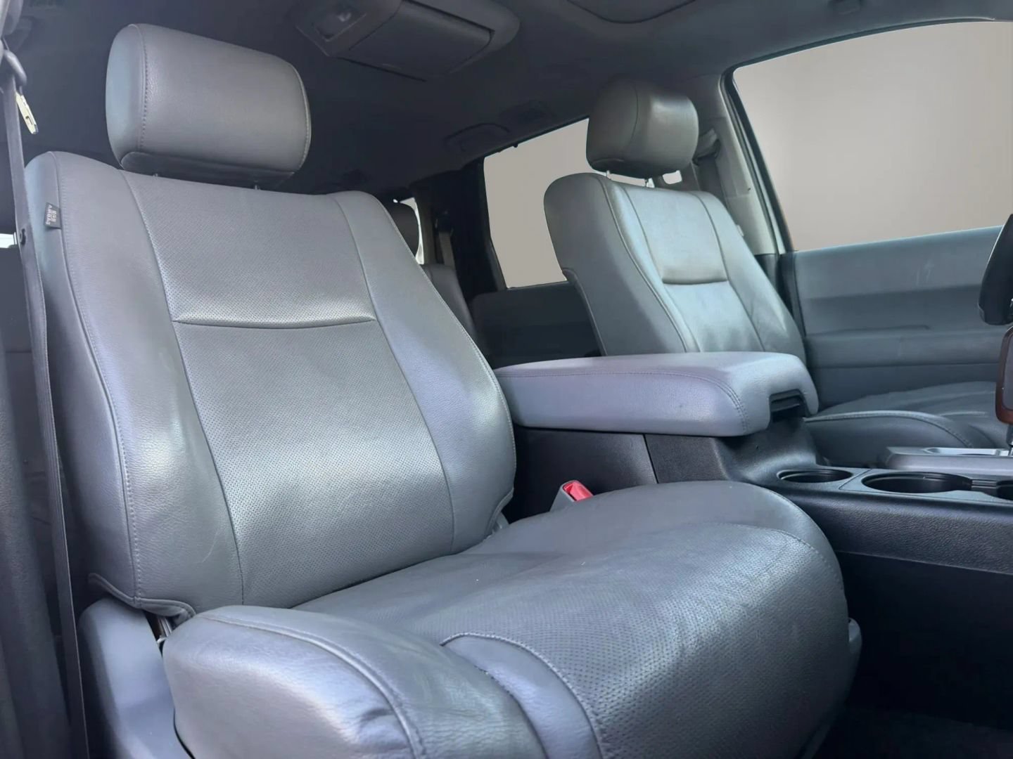 Used 2016 Toyota Sequoia Platinum AWD/4WD image 21