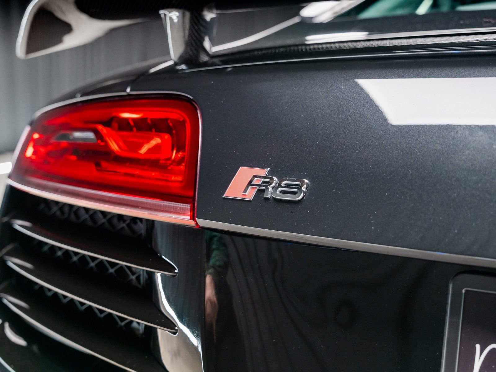 Used 2014 Audi R8 V10 image 40