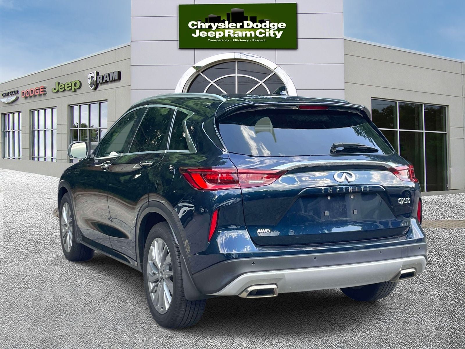 Used 2023 INFINITI QX50 Luxe AWD/4WD image 8