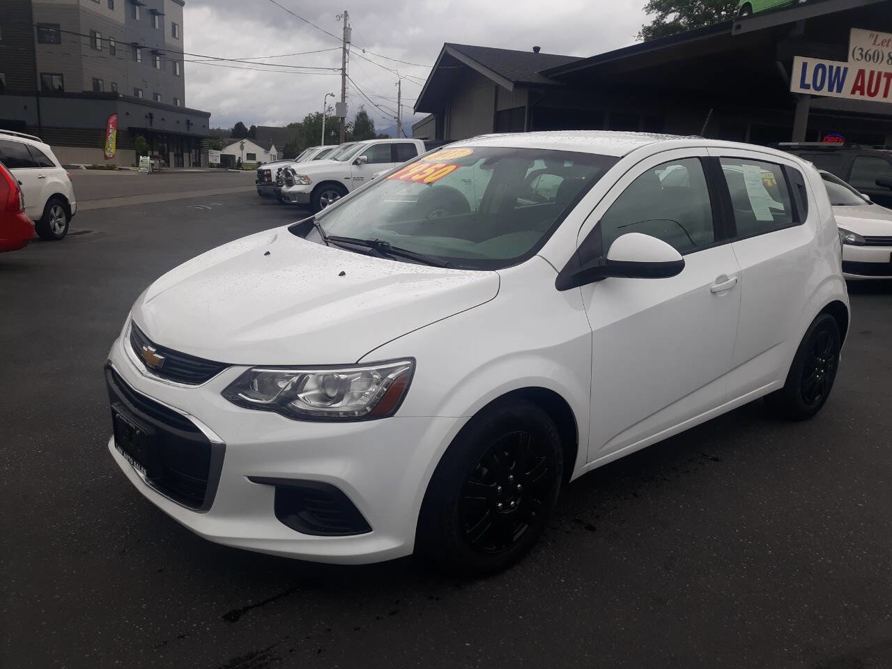 Used 2017 Chevrolet Sonic LT image 7