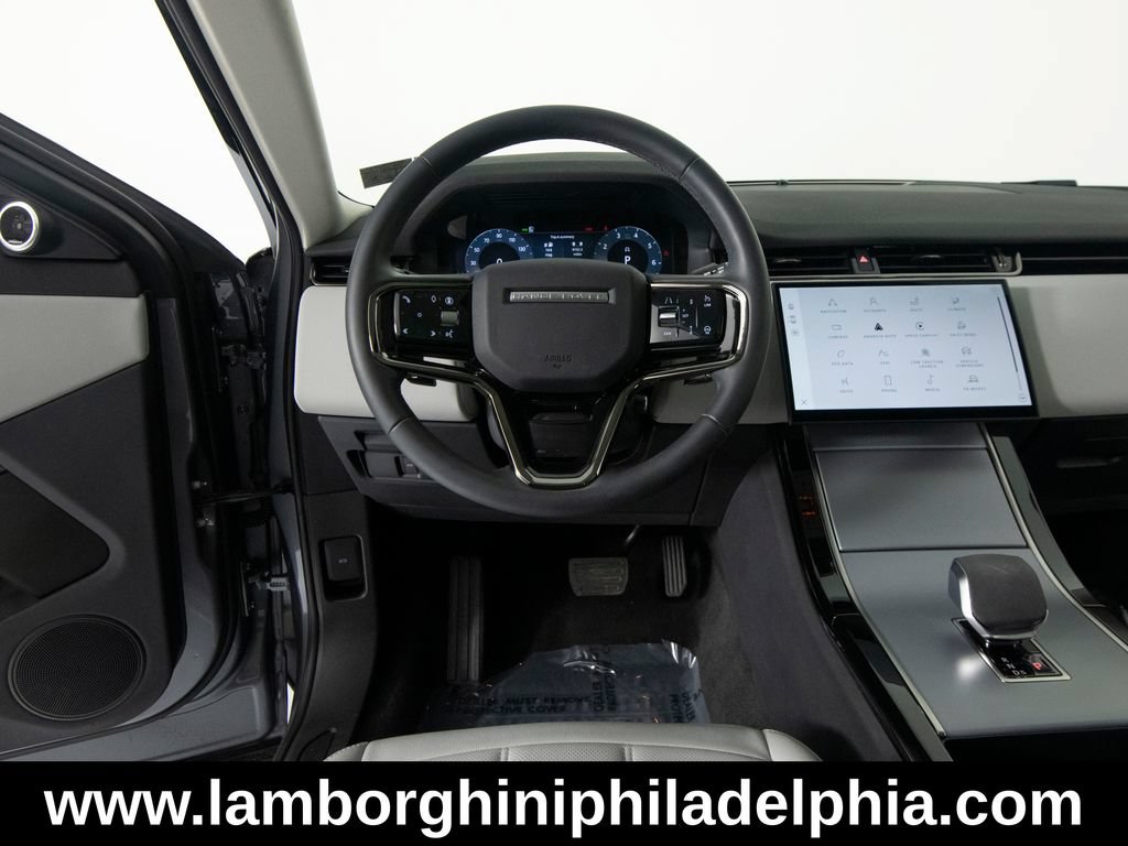 Used 2025 Land Rover Range Rover Evoque S AWD/4WD image 16