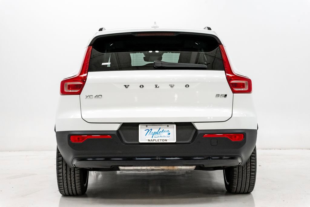 Used 2024 Volvo XC40 B5 Plus w/ Climate Package image 29