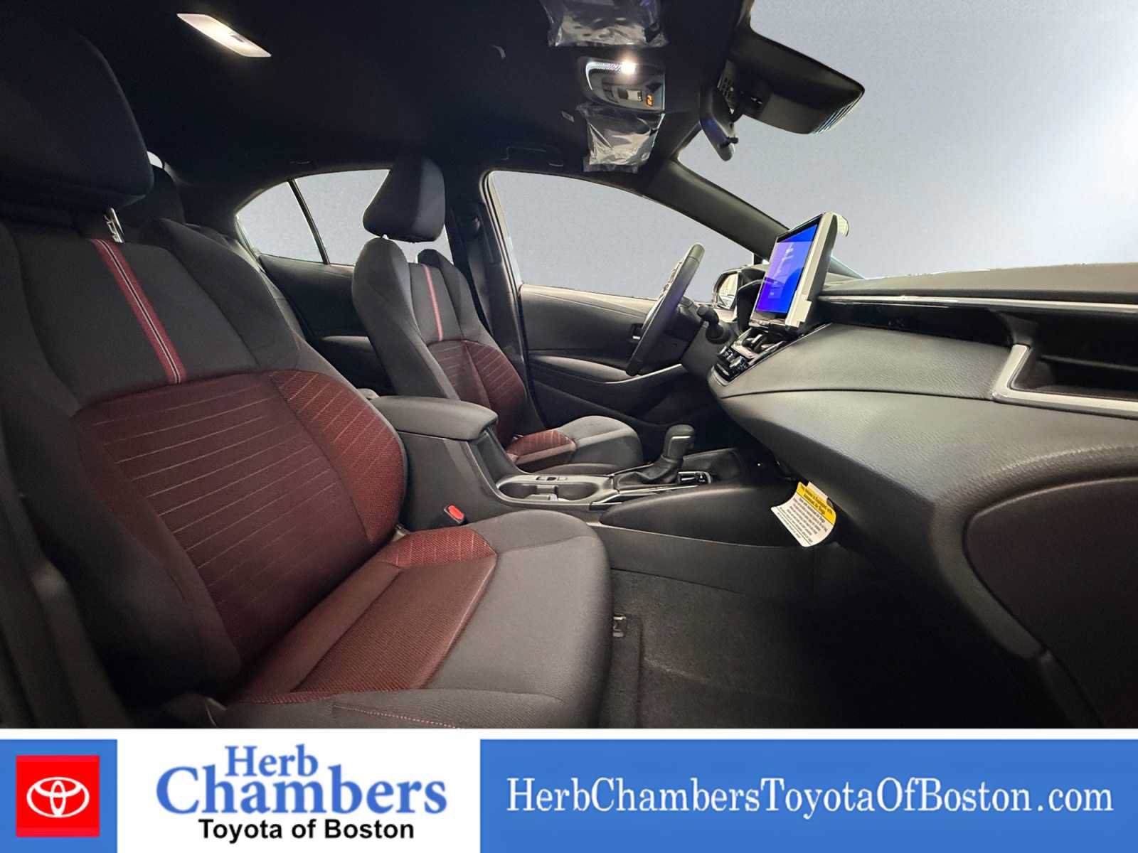 Used 2026 Toyota Corolla SE w/ SE Package FWD image 7