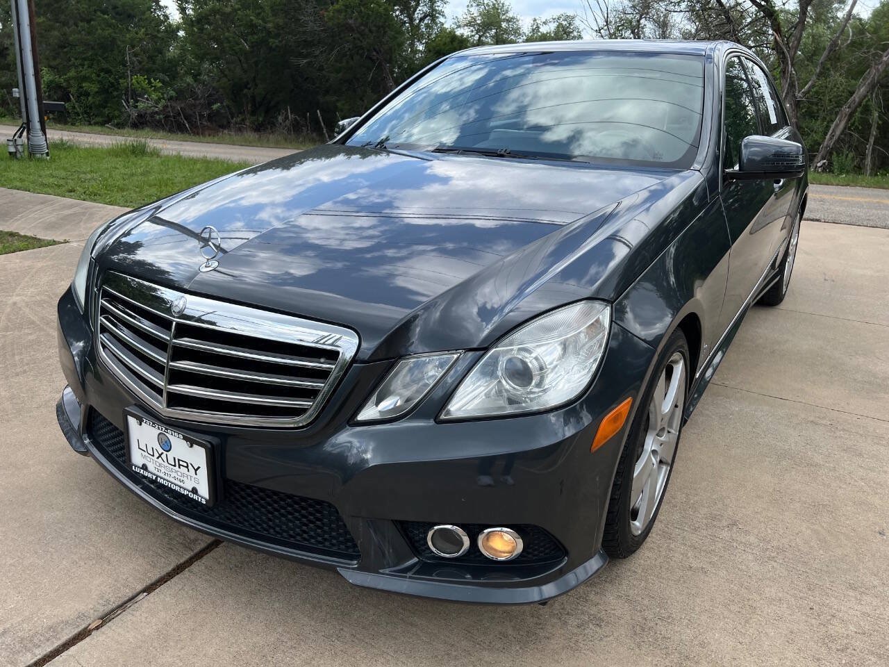 Used 2010 Mercedes-Benz E 350 Sedan image 4