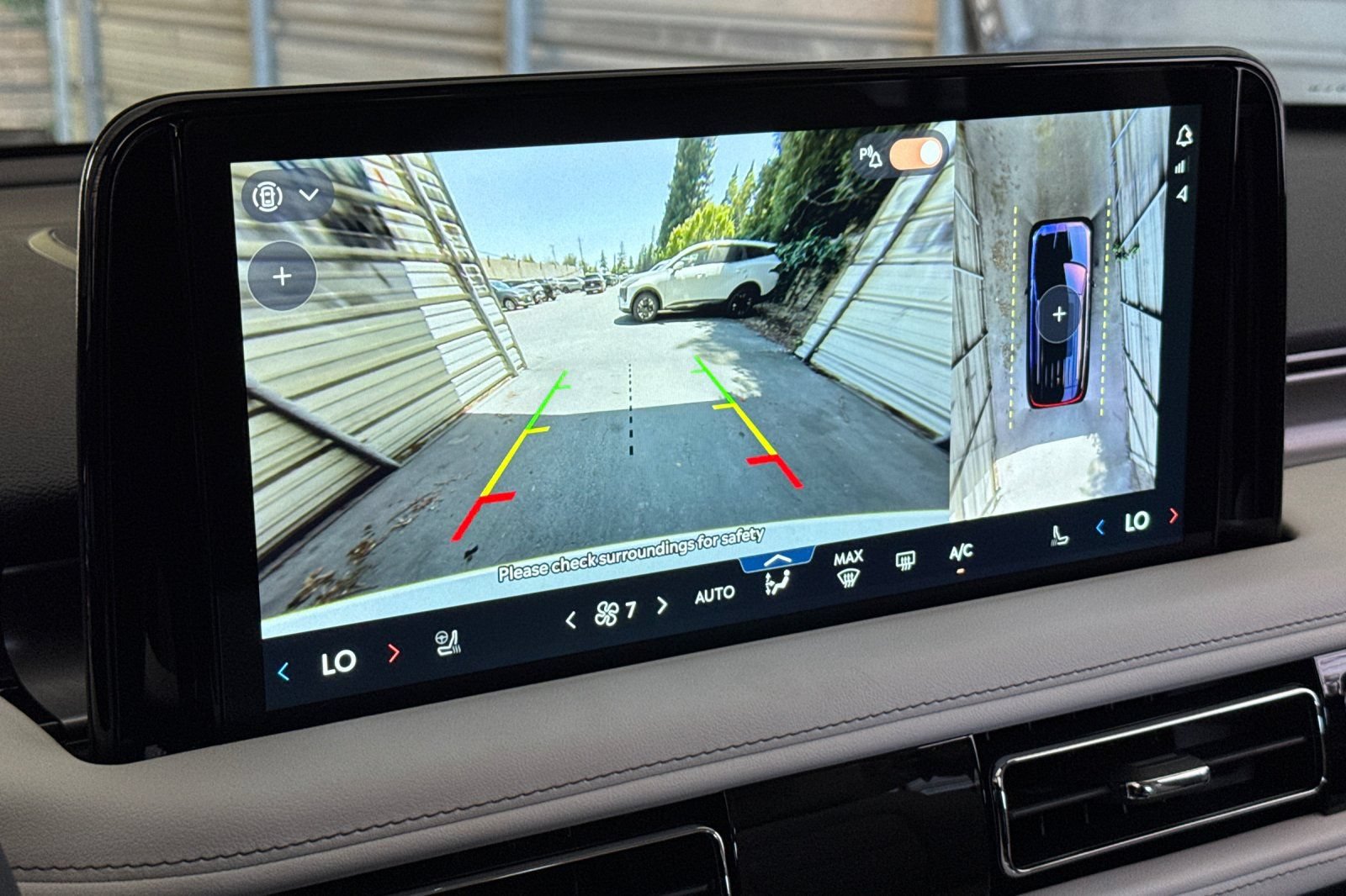 New 2026 Lincoln Aviator AWD w/ Jet Appearance Package image 16