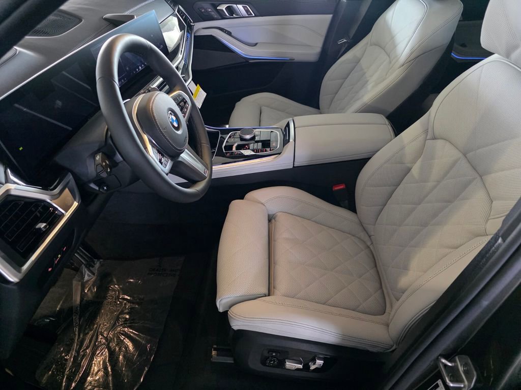 New 2026 BMW X5 xDrive40i w/ M Sport Package AWD/4WD image 7