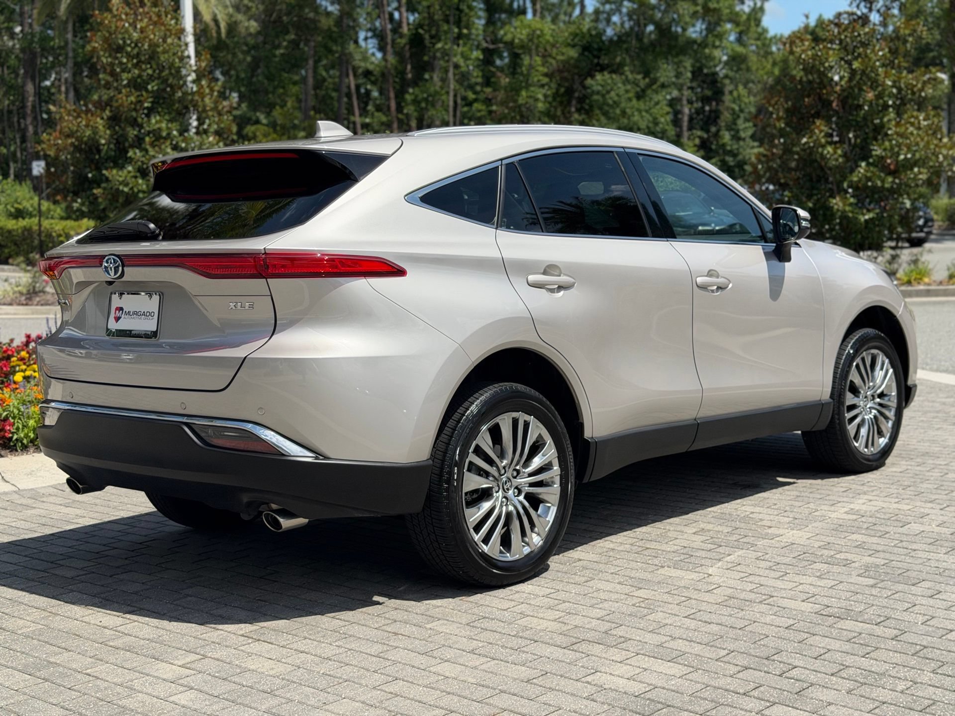 Used 2024 Toyota Venza XLE AWD/4WD image 12