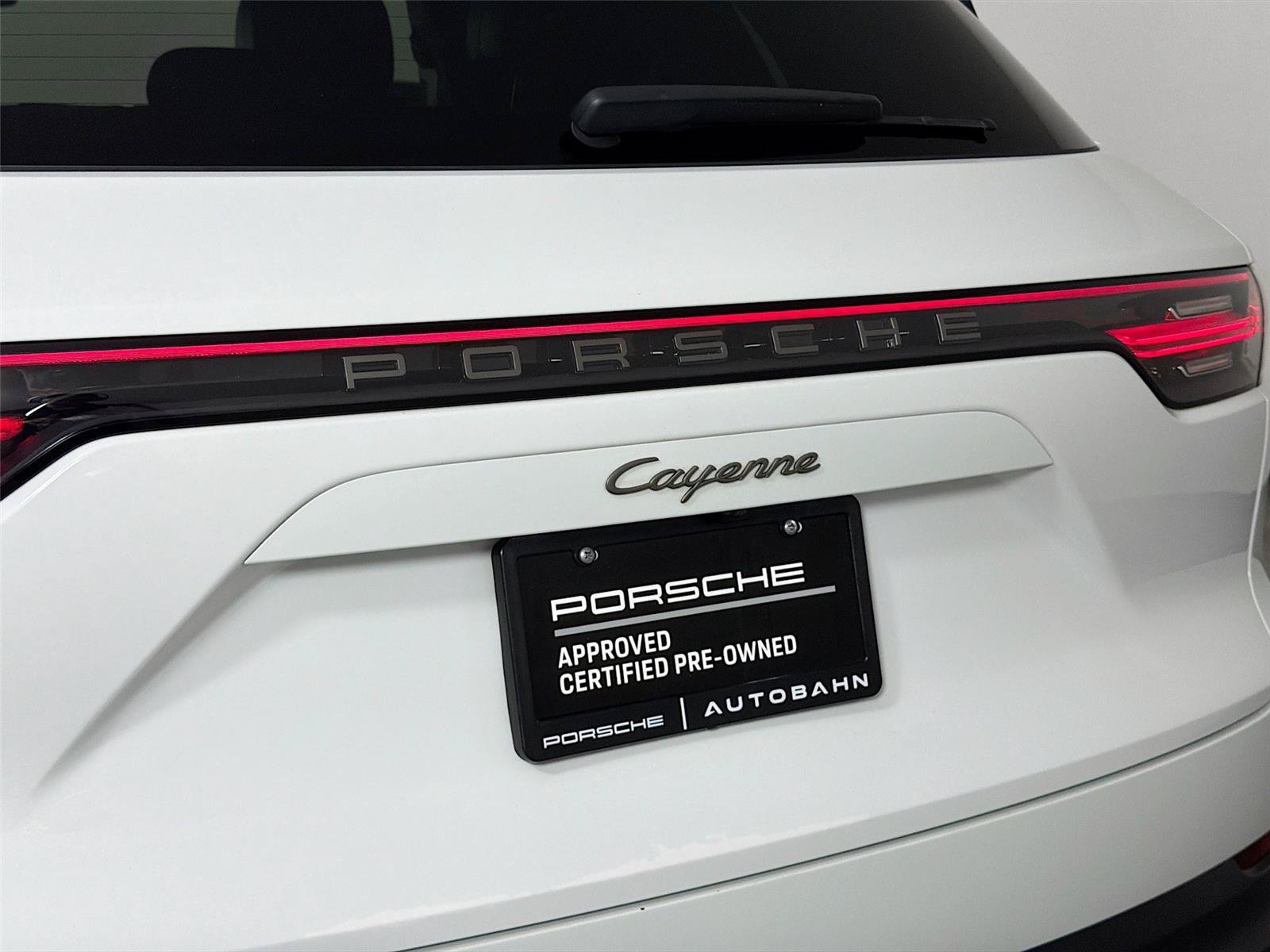 Certified 2023 Porsche Cayenne Platinum Edition AWD/4WD image 17