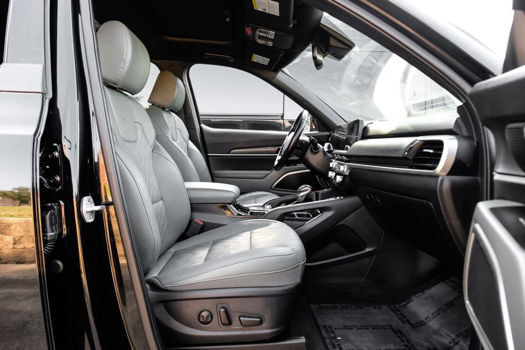 Used 2023 Kia Telluride EX X-Line AWD/4WD image 37