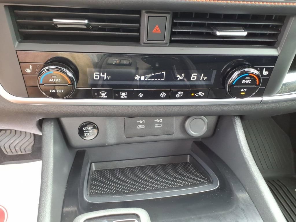 Used 2025 Nissan Rogue SV image 22