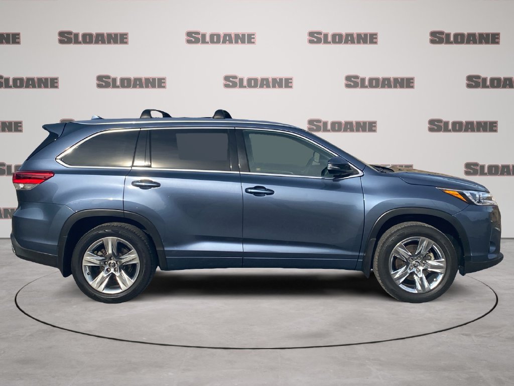 Used 2017 Toyota Highlander Limited AWD/4WD image 6