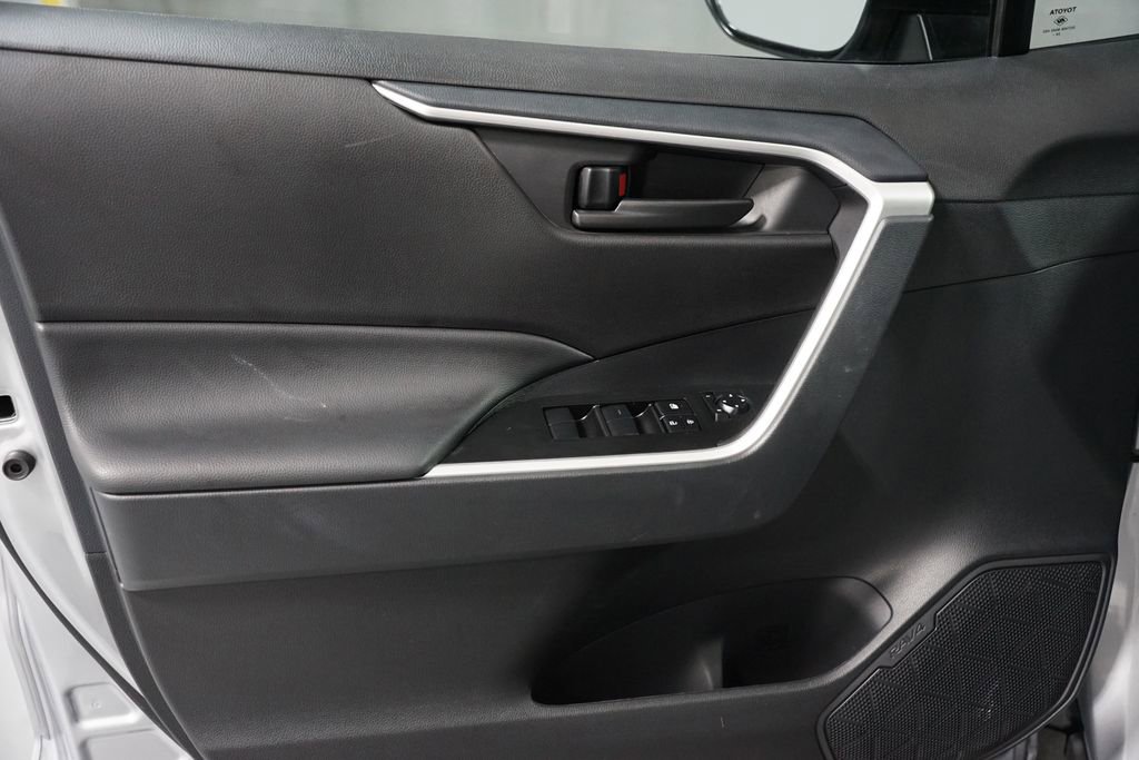 Used 2025 Toyota RAV4 LE image 29