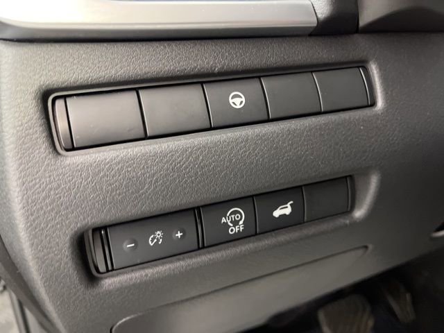 Used 2024 Nissan Rogue SV image 28