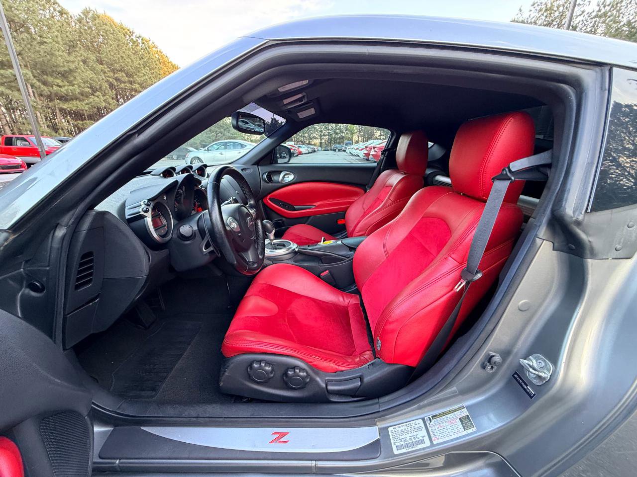 Used 2011 Nissan 370Z Touring w/ Sport Pkg RWD image 8