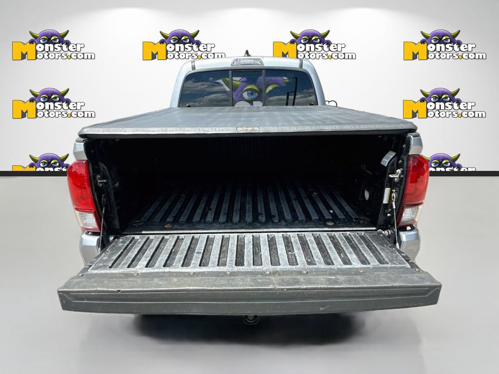Used 2021 Toyota Tacoma TRD Sport AWD/4WD image 28