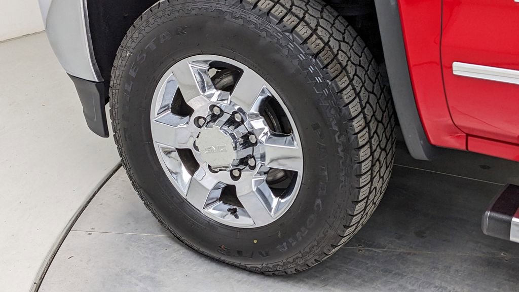 Used 2016 GMC Sierra 2500 SLT w/ Duramax Plus Package AWD/4WD image 4