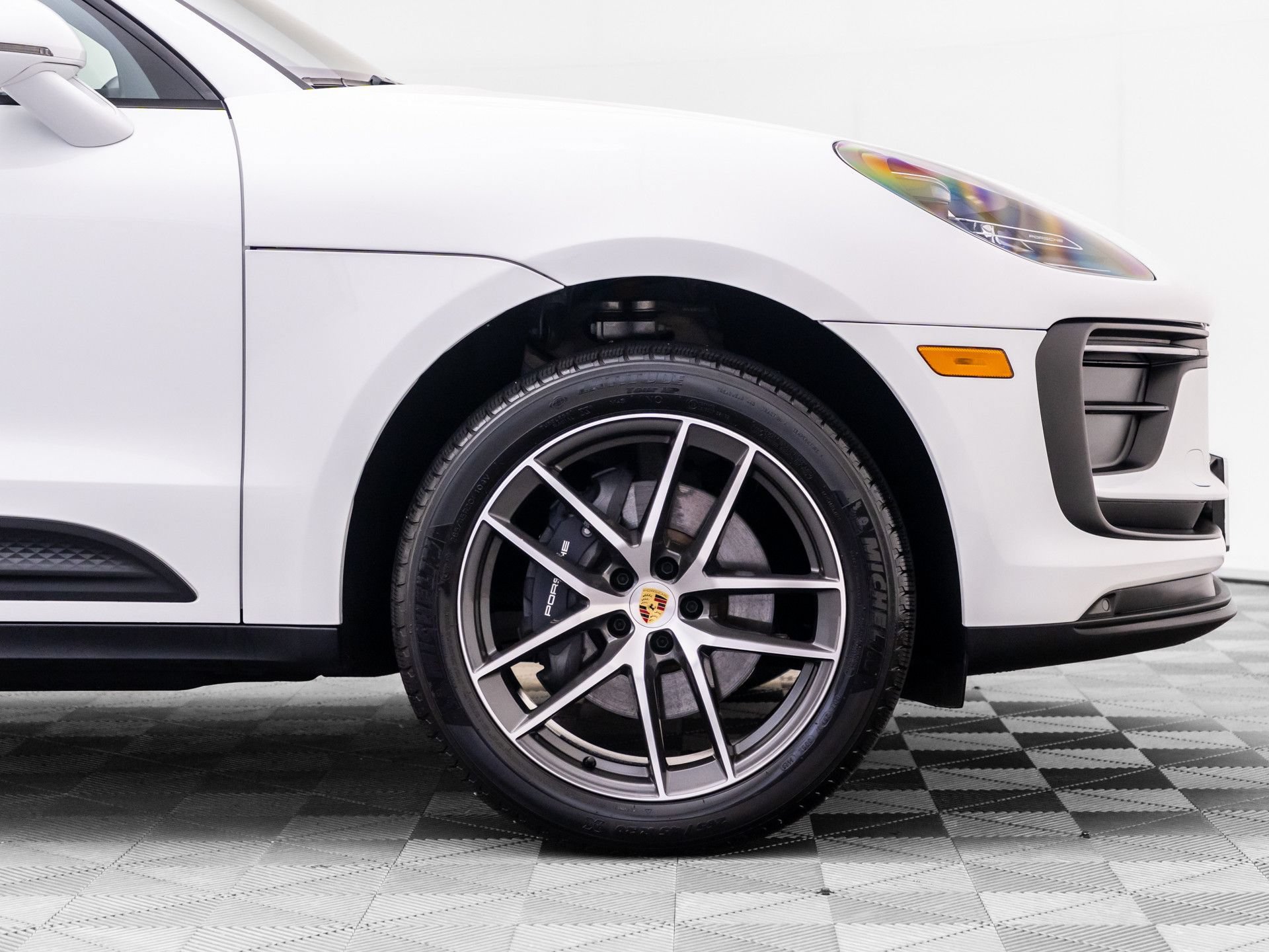 Certified 2026 Porsche Macan AWD/4WD image 35