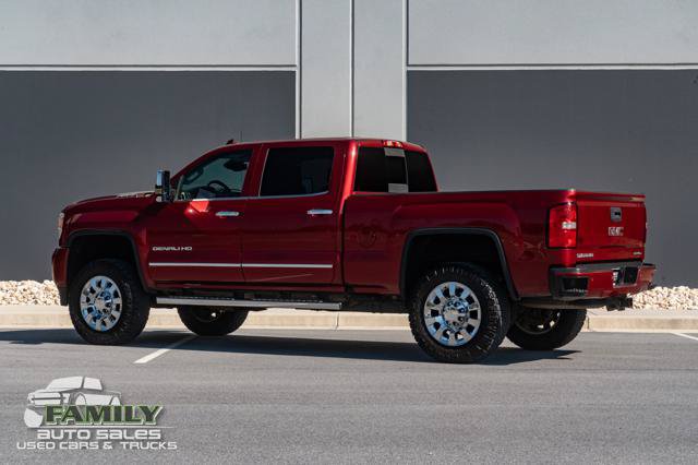 Used 2018 GMC Sierra 2500 Denali w/ Duramax Plus Package AWD/4WD image 5