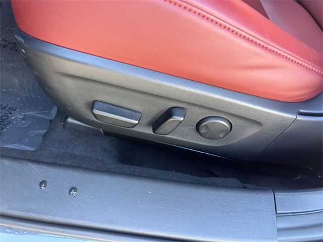 Certified 2025 MAZDA MAZDA3 Carbon w/ Appearance Package image 12