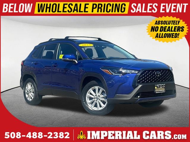Used 2023 Toyota Corolla Cross LE w/ Moonroof Package image 1