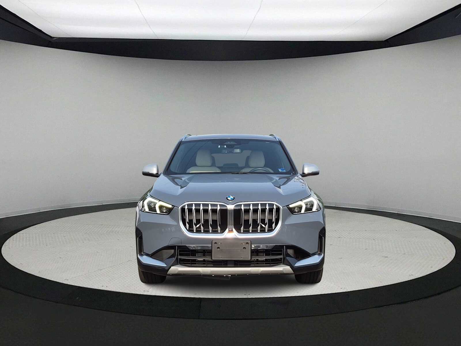Used 2023 BMW X1 xDrive28i w/ Premium Package AWD/4WD image 3