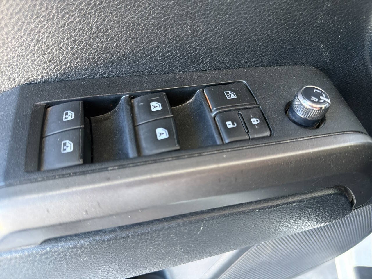 Used 2016 Toyota Tacoma TRD Off-Road w/ Towing Package RWD image 27