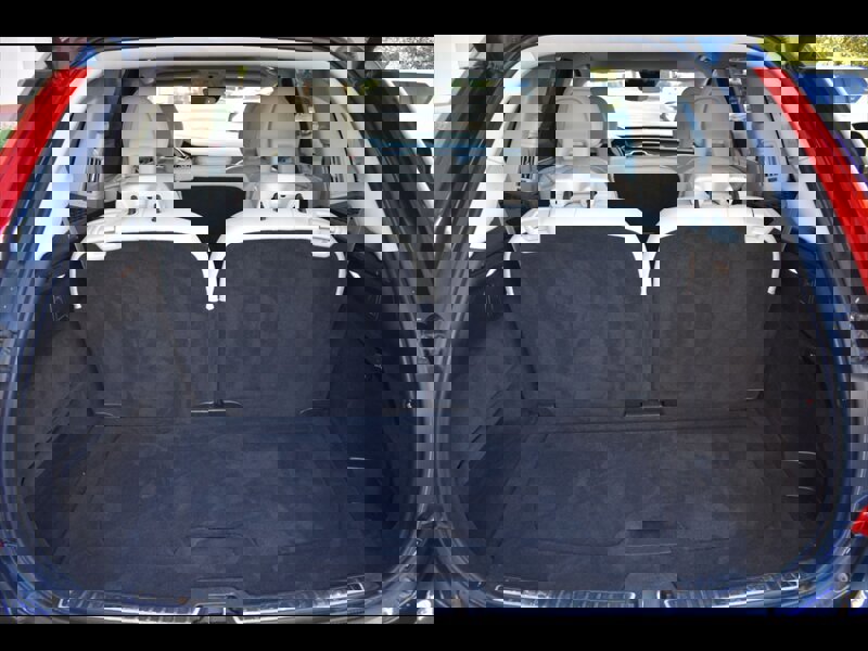 Used 2018 Volvo XC90 T6 Momentum w/ Convenience Package image 21