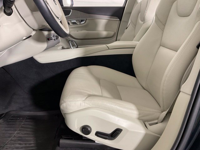 Certified 2025 Volvo XC90 B6 Plus w/ Protection Package Premier AWD/4WD image 29